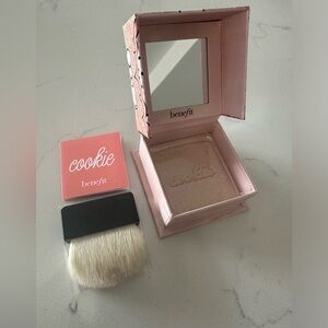 New! Benefit Cosmetics Cookie powder highlighter